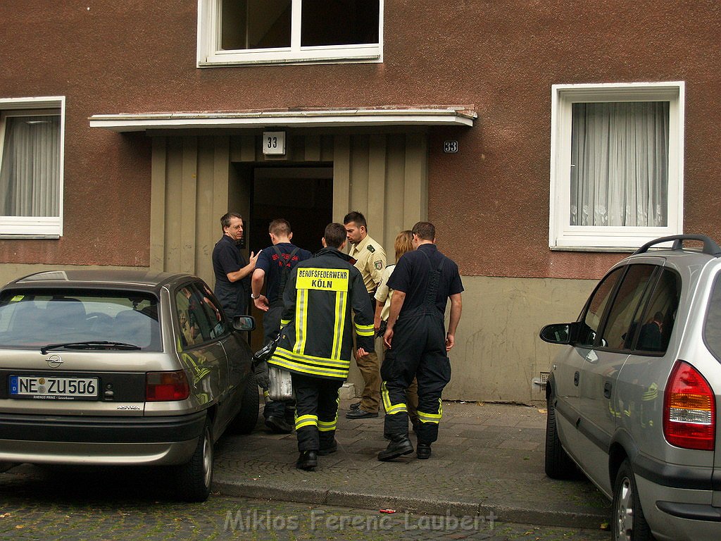Wohnungsbrand 1 Brandtote Koeln Buchheim Dortmunderstr P81.JPG